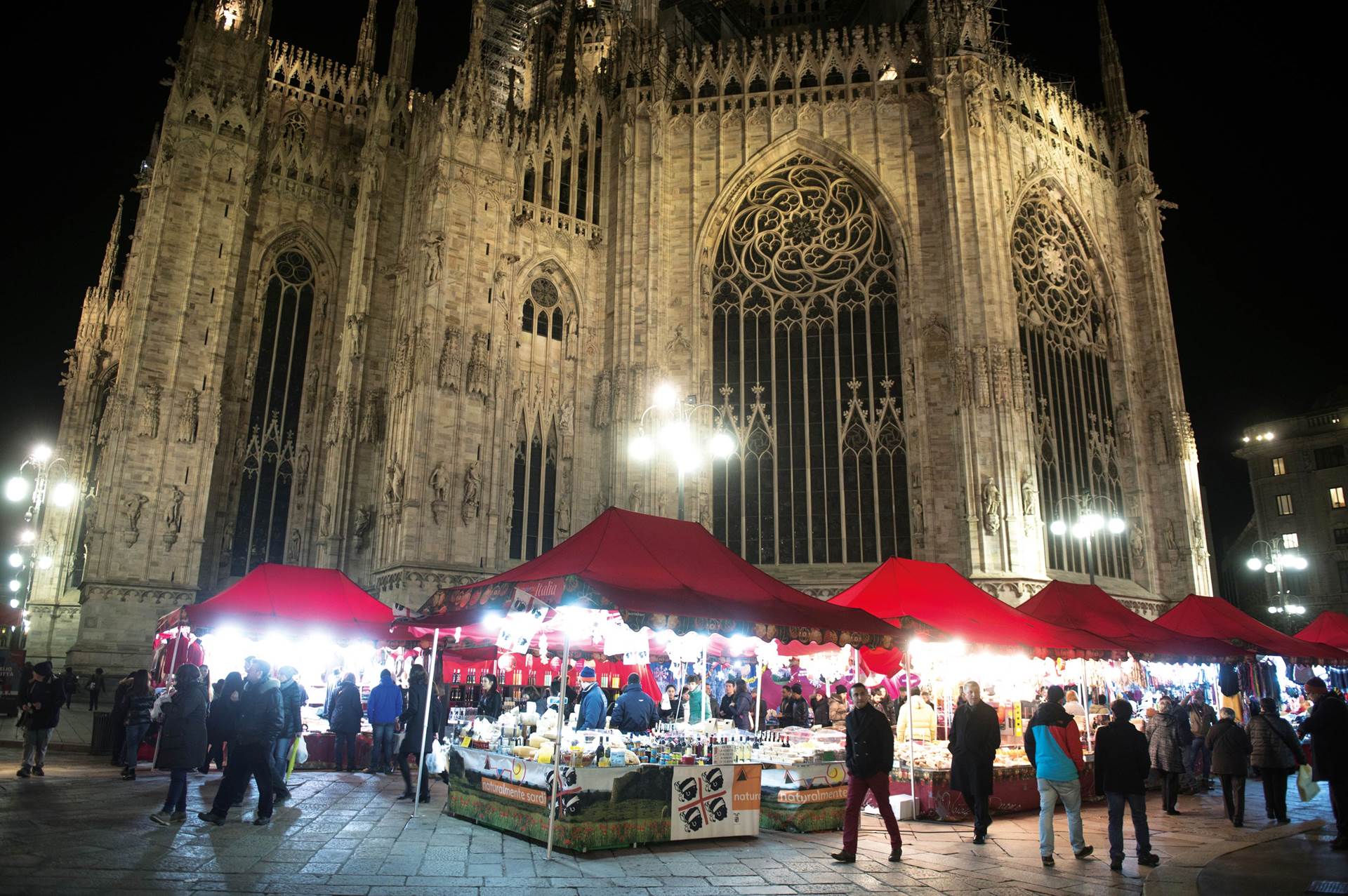 dic 61226 milano natale alta 01 19